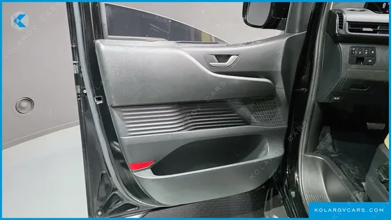 HYUNDAI STARIA CARGO 5-SEATER