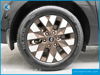 HYUNDAI STARIA 4WD LOUNGE 9-SEATER