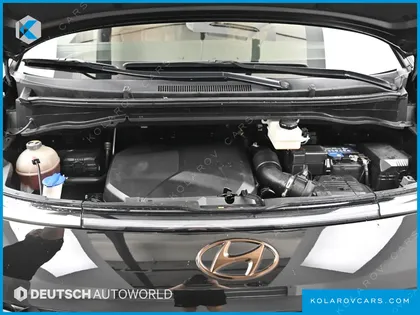 HYUNDAI STARIA 4WD LOUNGE 9-SEATER