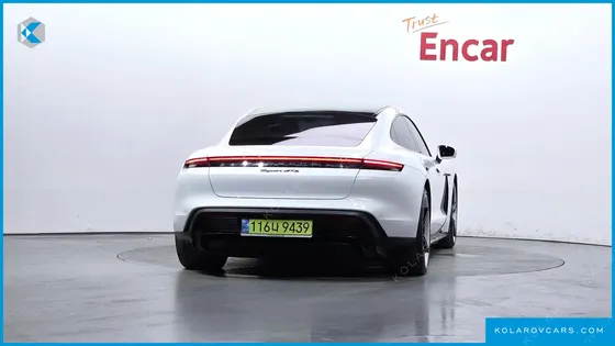 PORSCHE TAYCAN GTS