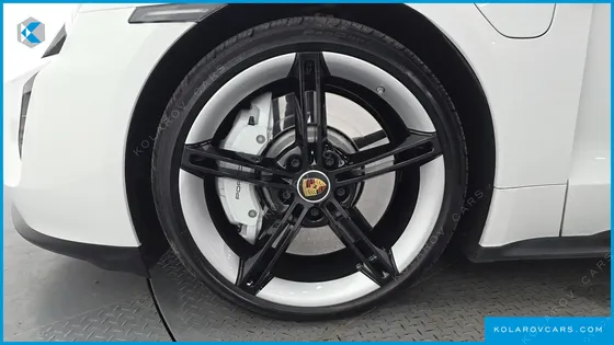 PORSCHE TAYCAN GTS