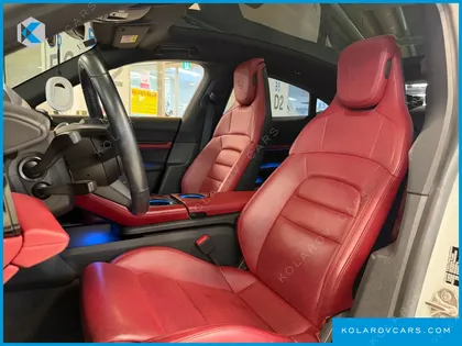 PORSCHE TAYCAN 4S