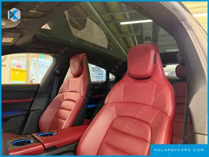PORSCHE TAYCAN 4S