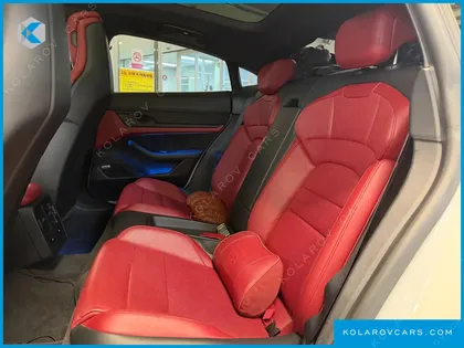 PORSCHE TAYCAN 4S