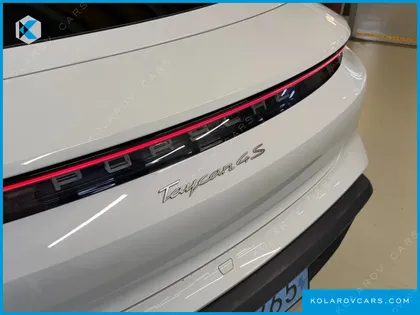 PORSCHE TAYCAN 4S