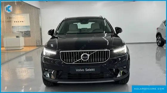 VOLVO XC40 B4 ULTRA BRIGHT