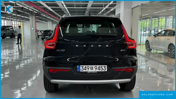VOLVO XC40 B4 ULTRA BRIGHT