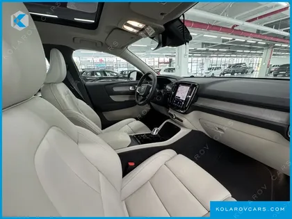 VOLVO XC40 B4 ULTRA BRIGHT