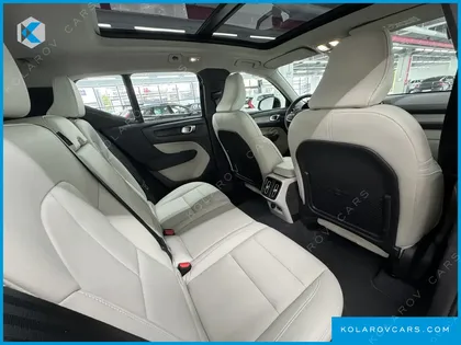 VOLVO XC40 B4 ULTRA BRIGHT