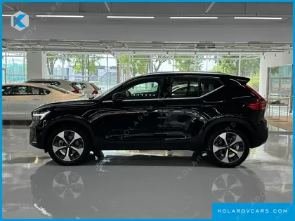VOLVO XC40 B4 ULTRA BRIGHT