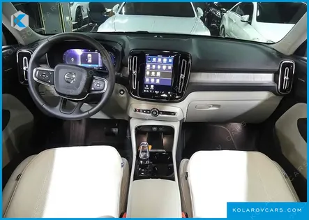 VOLVO XC40 B4 ULTIMATE BRIGHT