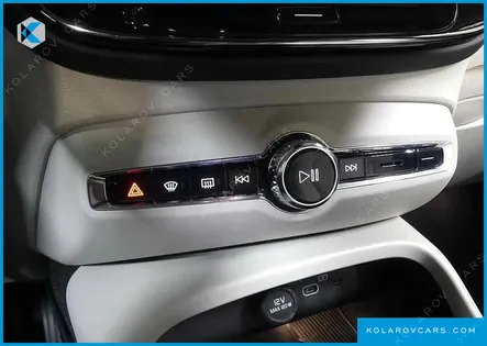VOLVO XC40 B4 ULTIMATE BRIGHT