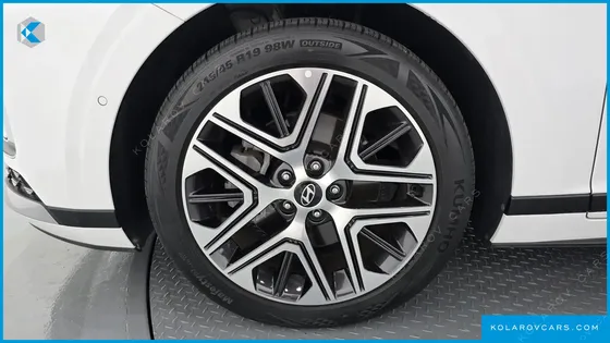 HYUNDAI GRANDEUR 2,5 GASOLINE 2WD