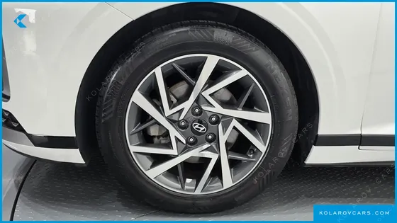 HYUNDAI GRANDEUR 2,5 GASOLINE 2WD