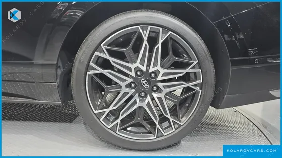 HYUNDAI GRANDEUR 2,5 GASOLINE 2WD