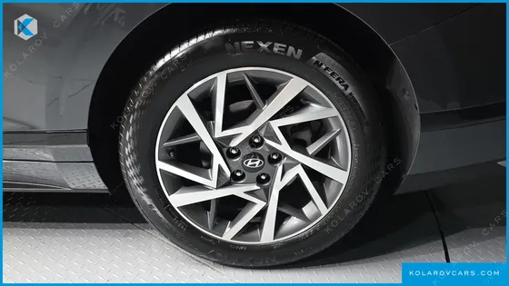 HYUNDAI GRANDEUR 2,5 GASOLINE 2WD