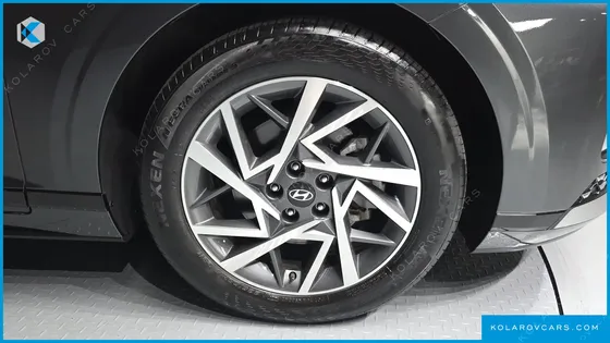 HYUNDAI GRANDEUR 2,5 GASOLINE 2WD