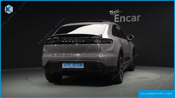 PORSCHE MACAN BASE 4