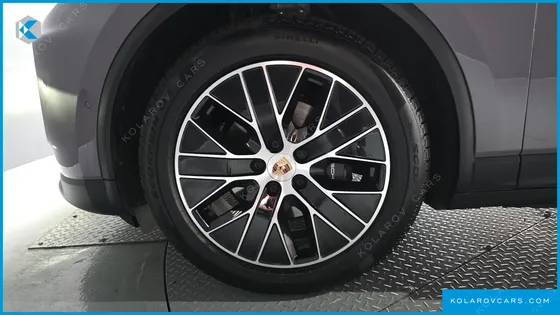 PORSCHE MACAN BASE 4