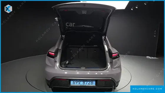 PORSCHE MACAN BASE 4