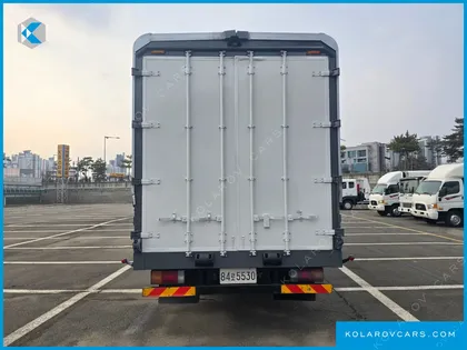 HYUNDAI MEGA TRUCK GOLD