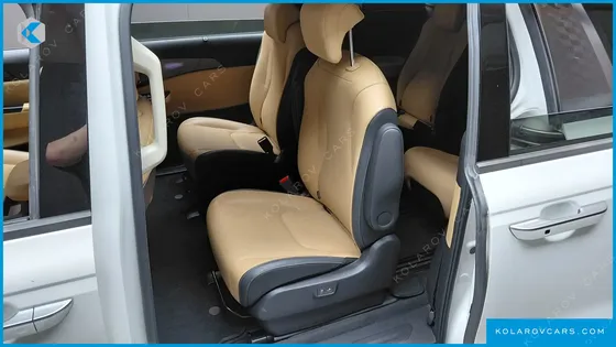 KIA CARNIVAL GASOLINE 9-SEATER SIGNATURE