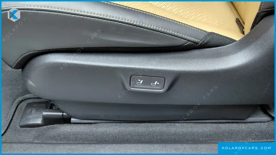 KIA CARNIVAL GASOLINE 9-SEATER SIGNATURE