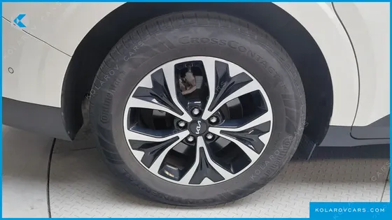 KIA CARNIVAL GASOLINE 9-SEATER SIGNATURE