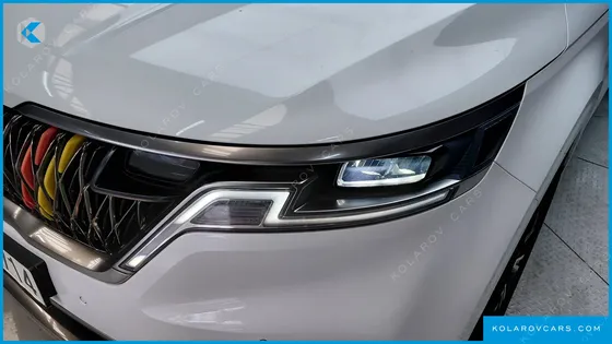KIA CARNIVAL GASOLINE 9-SEATER SIGNATURE