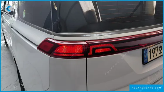 KIA CARNIVAL GASOLINE 9-SEATER SIGNATURE