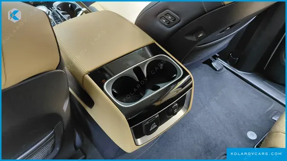 KIA CARNIVAL GASOLINE 9-SEATER SIGNATURE