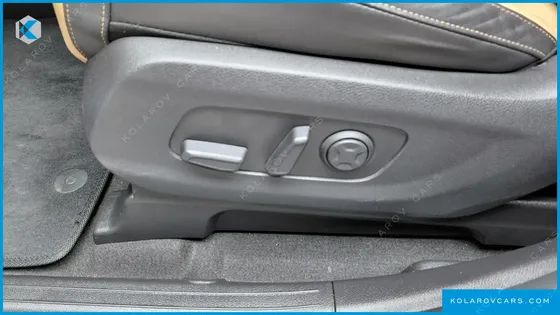 KIA CARNIVAL GASOLINE 9-SEATER SIGNATURE