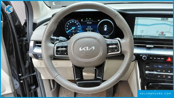 KIA CARNIVAL GASOLINE 7-SEATER HI-LIMOUSINE