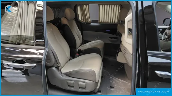 KIA CARNIVAL GASOLINE 7-SEATER HI-LIMOUSINE