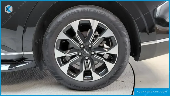 KIA CARNIVAL GASOLINE 7-SEATER HI-LIMOUSINE