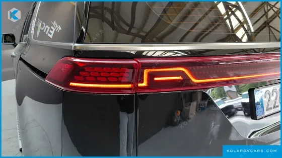 KIA CARNIVAL GASOLINE 7-SEATER HI-LIMOUSINE