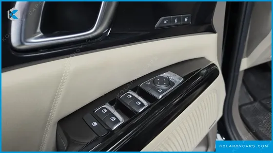 KIA CARNIVAL GASOLINE 9-SEATER HI-LIMOUSINE