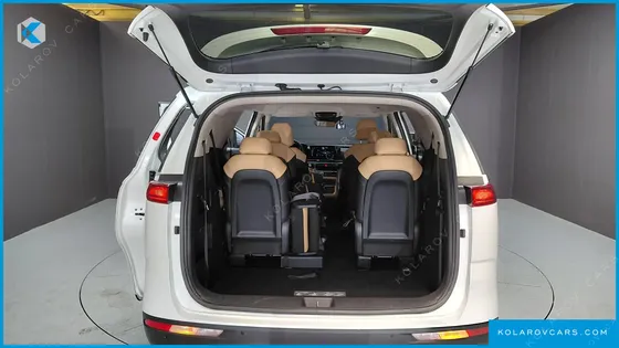 KIA CARNIVAL GASOLINE 11-SEATER PRESTIGE