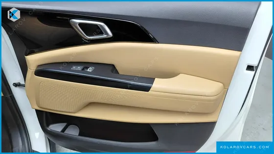 KIA CARNIVAL GASOLINE 11-SEATER PRESTIGE