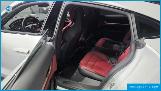 PORSCHE TAYCAN 4S