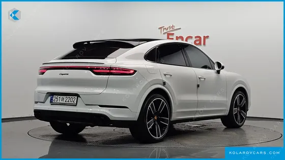 PORSCHE CAYENNE 3.0 COUPE PLATINUM EDITION