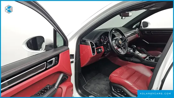 PORSCHE CAYENNE 3.0 COUPE PLATINUM EDITION