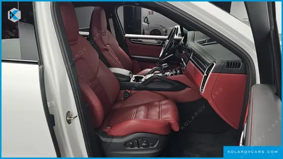 PORSCHE CAYENNE 3.0 COUPE PLATINUM EDITION