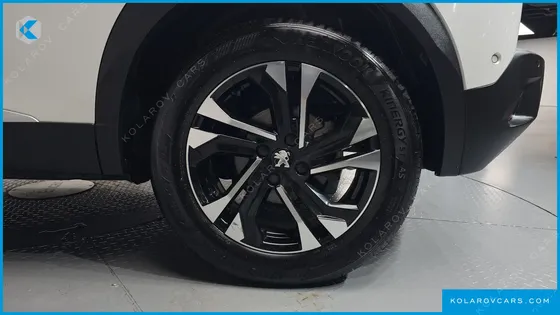 PEUGEOT 2008 EV GT