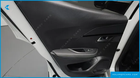 PEUGEOT 2008 EV GT