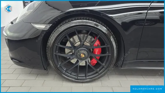 PORSCHE 911 CARRERA 4 GTS