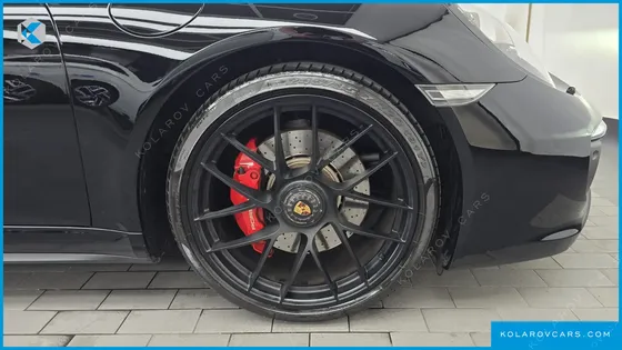 PORSCHE 911 CARRERA 4 GTS