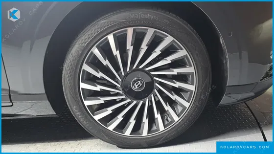 HYUNDAI GRANDEUR CALLIGRAPHY