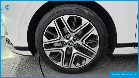 HYUNDAI GRANDEUR EXCLUSIVE