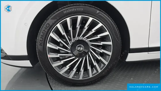HYUNDAI GRANDEUR CALLIGRAPHY